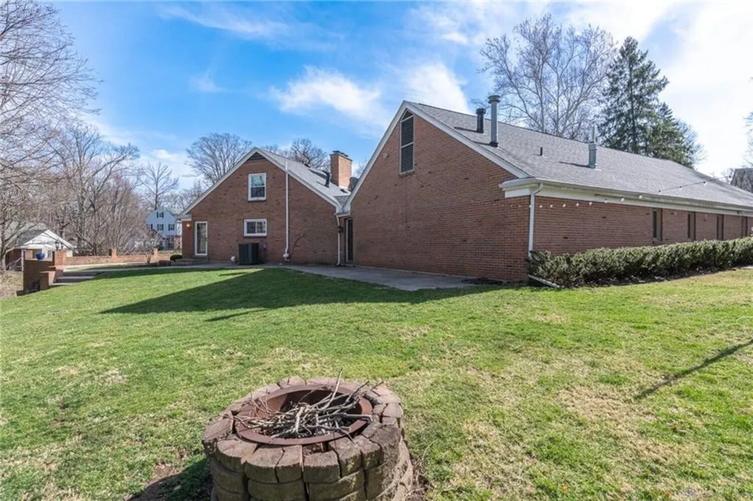 PHOTOS: Luxury Oakwood home with indoor swimming pool on the market