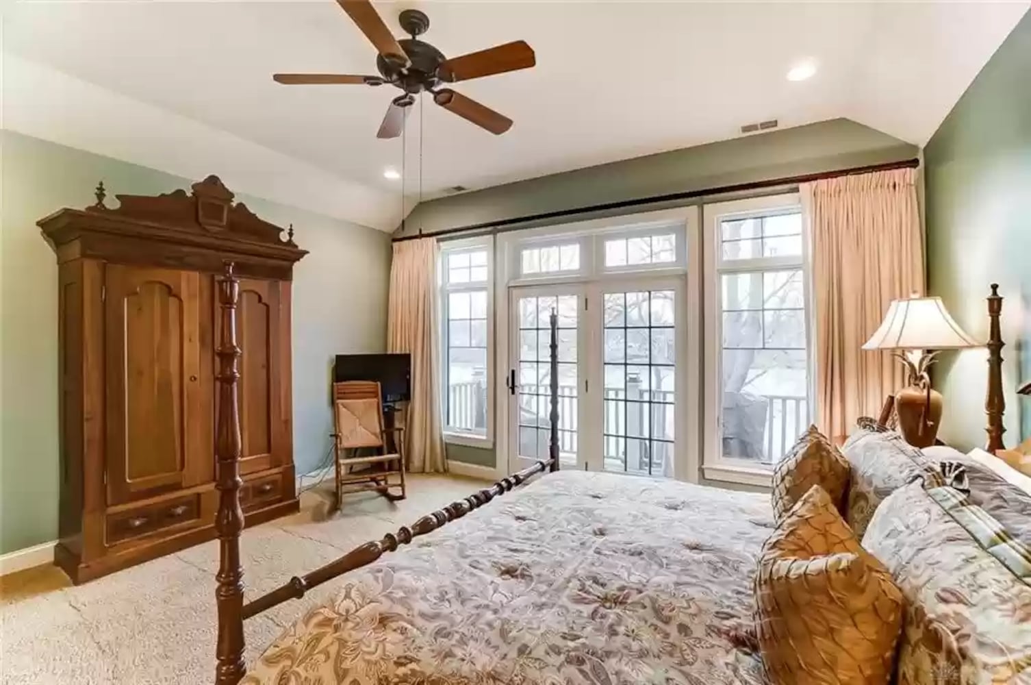 PHOTOS: $1M luxury home has views of Lakengren lake