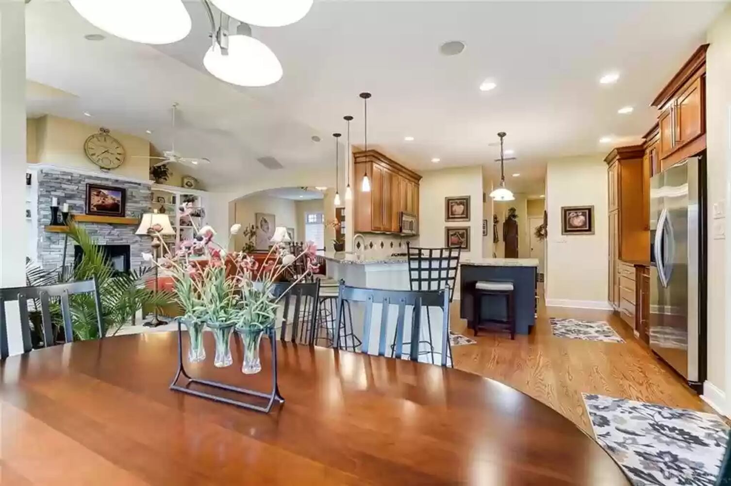 PHOTOS: $1M luxury home has views of Lakengren lake