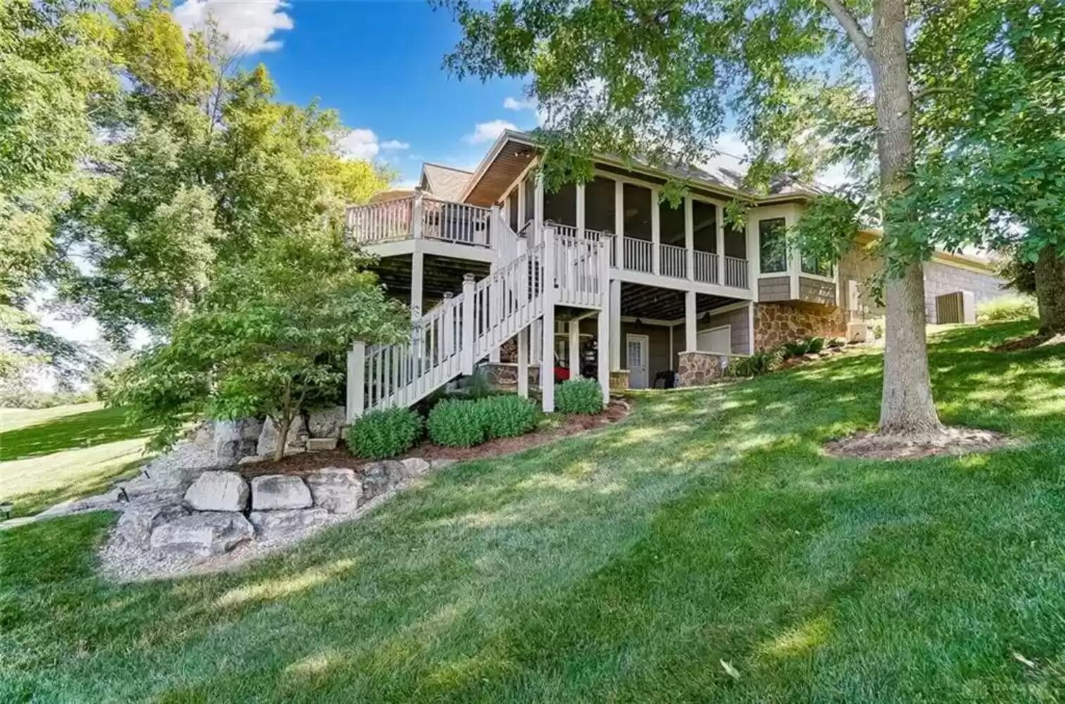 PHOTOS: $1M luxury home has views of Lakengren lake