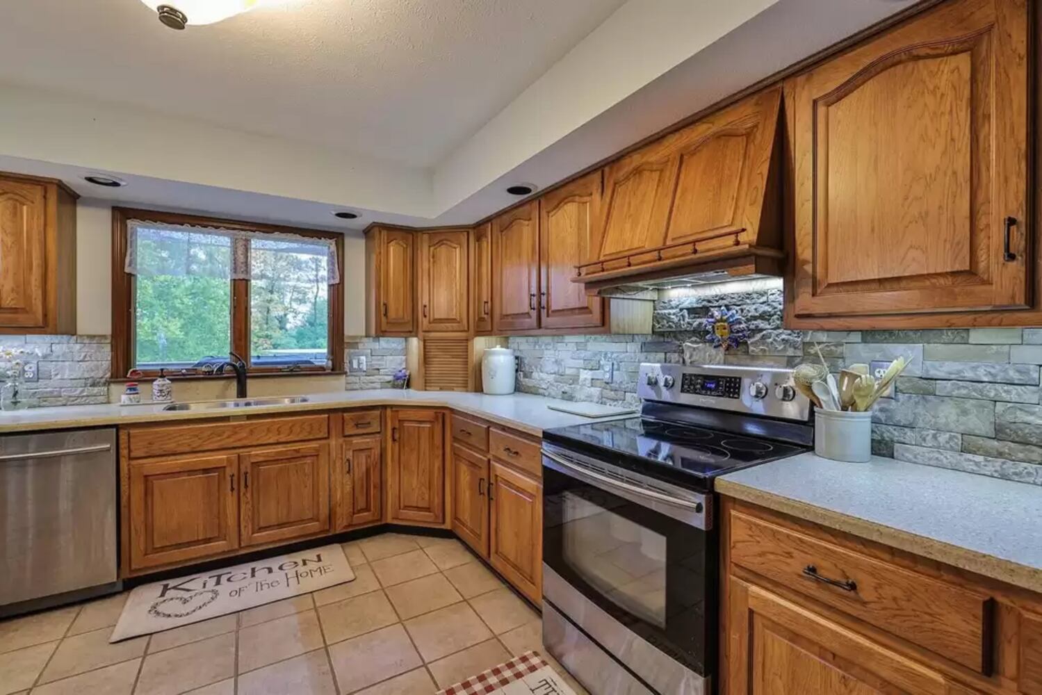 PHOTOS: Luxury gated home on 2.5 acres listed
