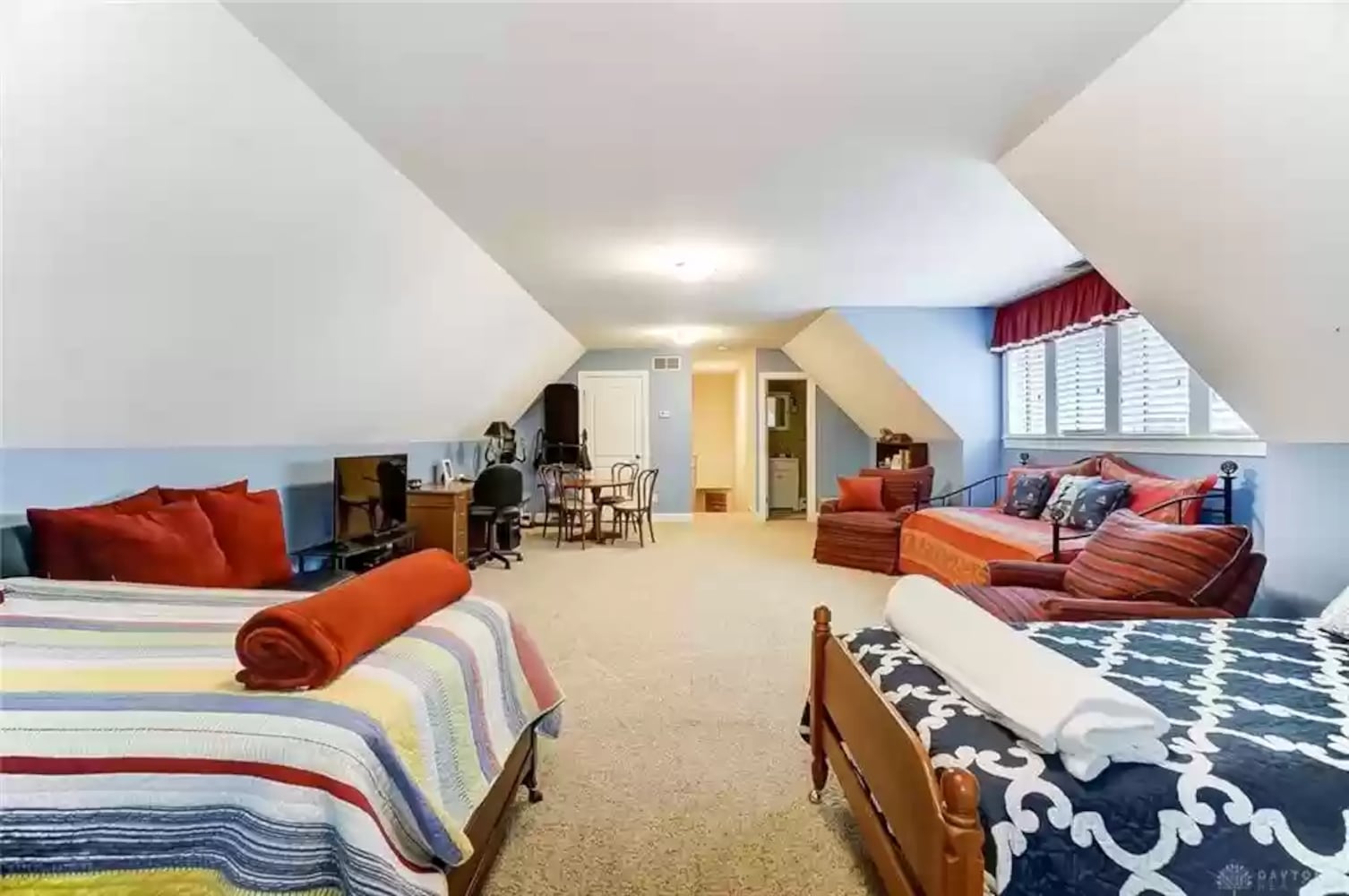 PHOTOS: $1M luxury home has views of Lakengren lake