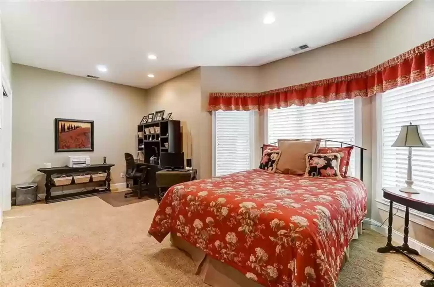 PHOTOS: $1M luxury home has views of Lakengren lake