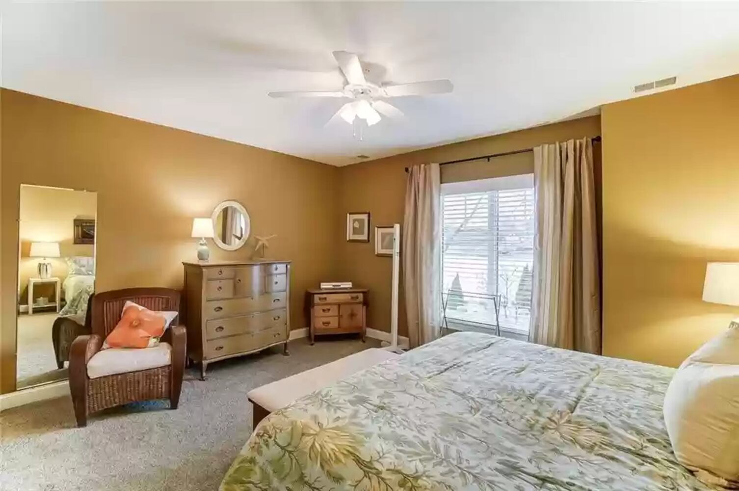 PHOTOS: $1M luxury home has views of Lakengren lake