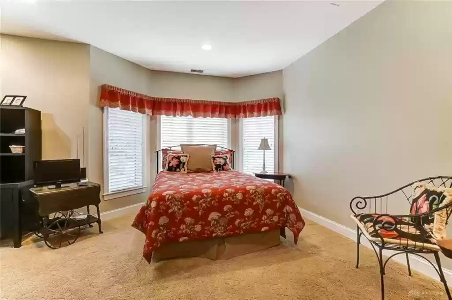 PHOTOS: $1M luxury home has views of Lakengren lake