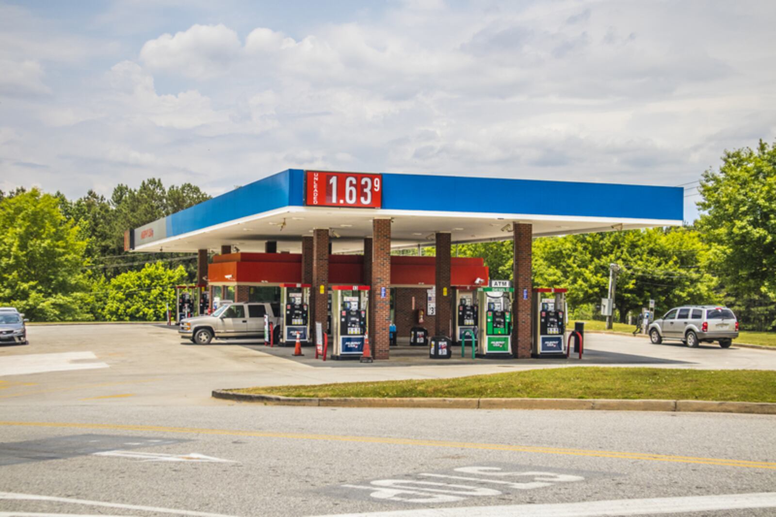 Gas station with cheap gas