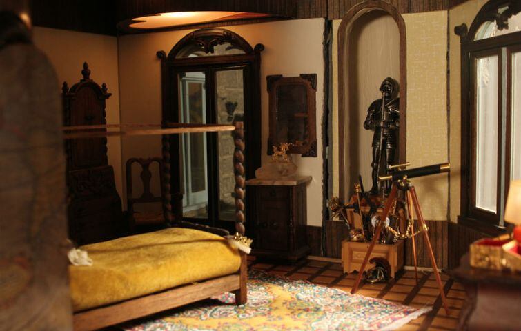 Astolat Dollhouse Castle master bedroom