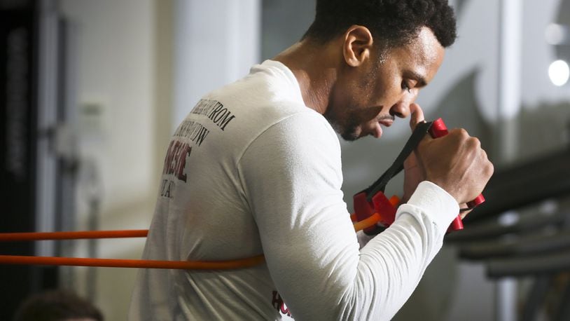 Boxer Chris Pearson trains at Ignition Athletics Performance Group in Mason, Thursday, Apr. 2, 2015. GREG LYNCH / STAFF FILE